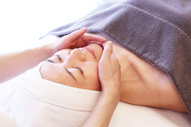 肌の赤み・ヒリヒリ敏感肌改善コース